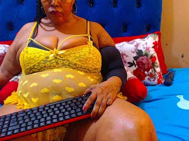 Ebonycandy10 webcam