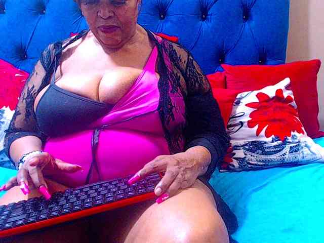 Ebonycandy10 webcam
