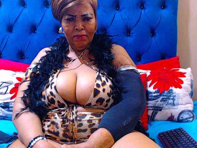 Ebonycandy10 webcam