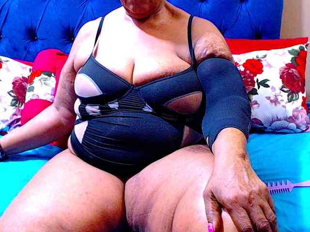 Ebonycandy10 webcam