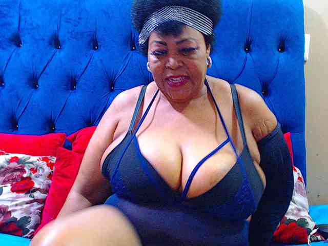 Ebonycandy10 Live Webcam on BongaCams