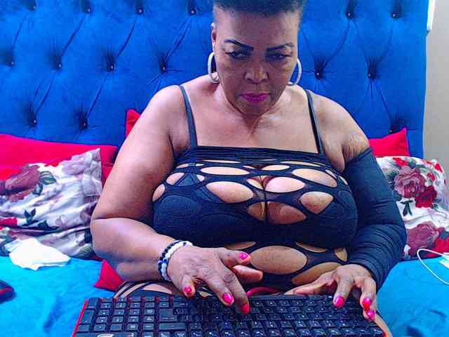 Ebonycandy10 webcam