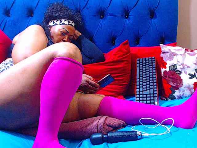 Ebonycandy10 webcam