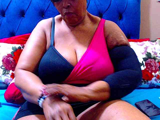 Ebonycandy10 webcam