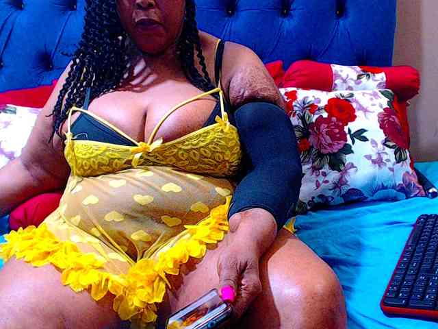 Ebonycandy10 webcam