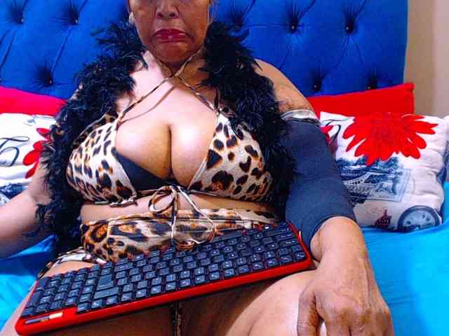 Ebonycandy10 webcam