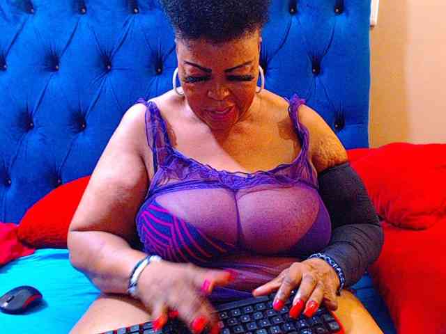 Ebonycandy10 webcam