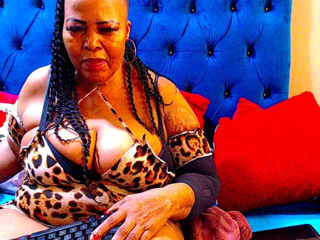 Ebonycandy10 webcam