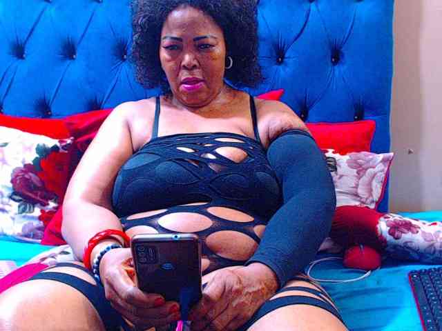 Ebonycandy10 Live Webcam on BongaCams