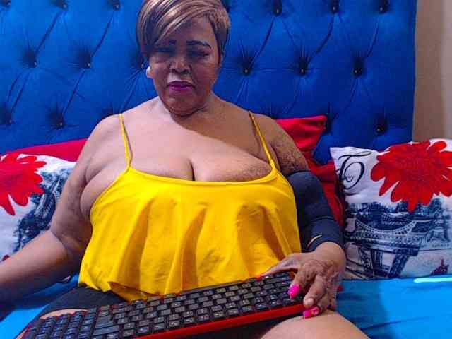 Ebonycandy10 webcam