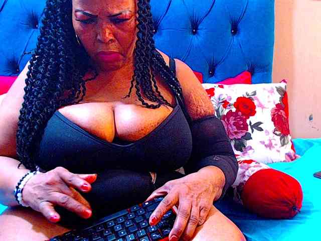 Ebonycandy10 webcam