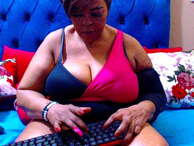 Ebonycandy10 webcam
