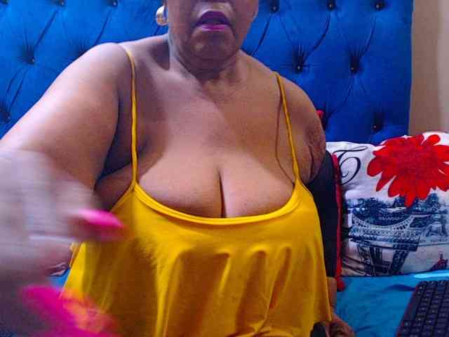 Ebonycandy10 webcam