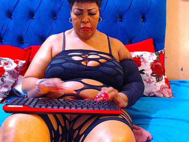 Ebonycandy10 webcam
