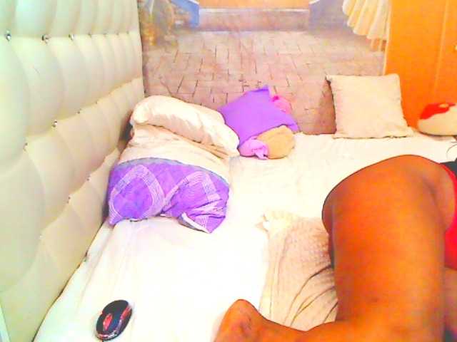 HOTLILLIE's BongaCams show and profile