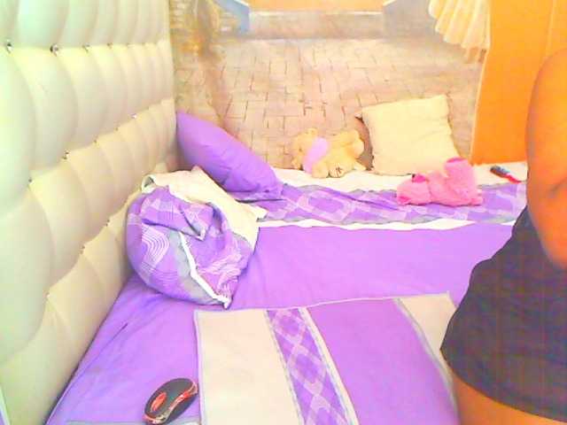 HOTLILLIE's BongaCams show and profile