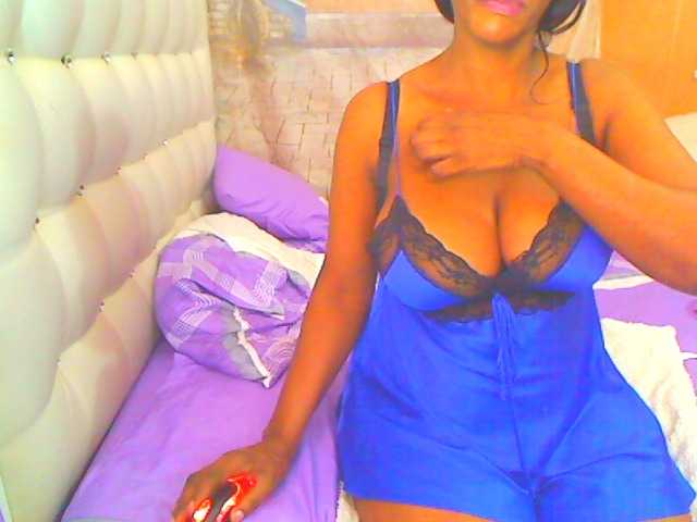 HOTLILLIE's BongaCams show and profile