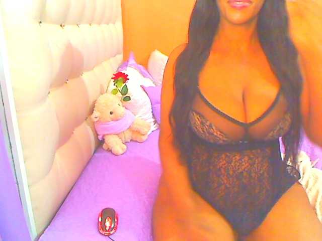 HOTLILLIE's BongaCams show and profile