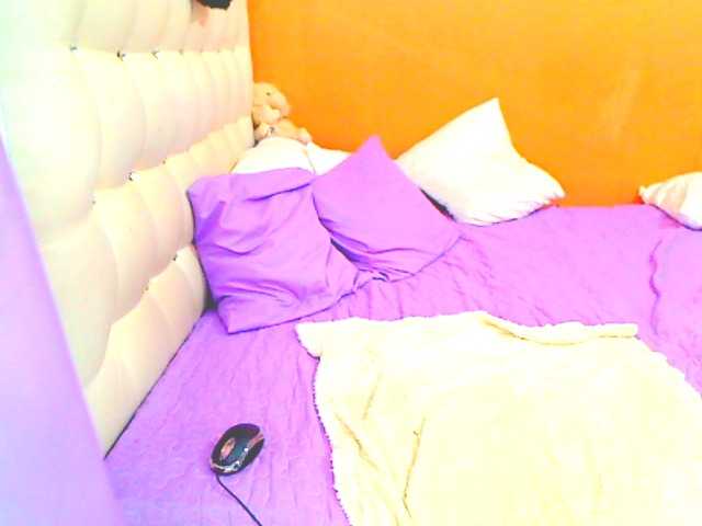 HOTLILLIE's BongaCams show and profile