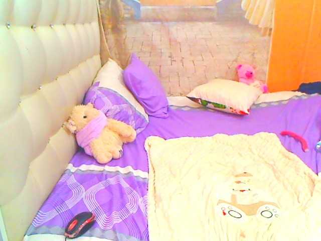 HOTLILLIE's BongaCams show and profile