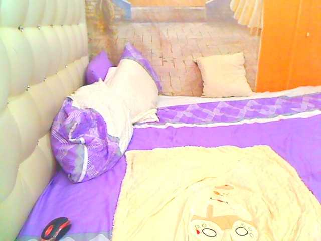 HOTLILLIE's BongaCams show and profile