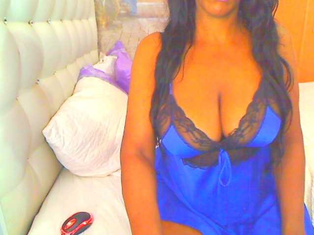 HOTLILLIE's BongaCams show and profile