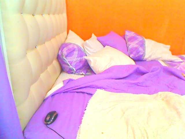 HOTLILLIE's BongaCams show and profile