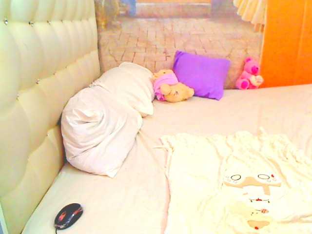 HOTLILLIE's BongaCams show and profile