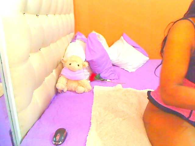 HOTLILLIE's BongaCams show and profile