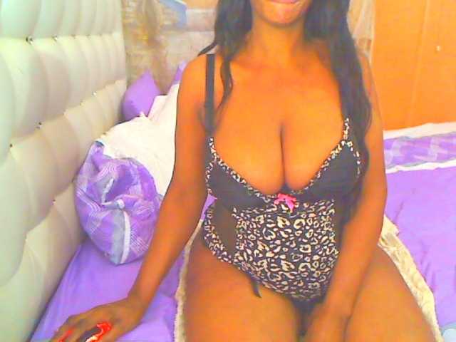 HOTLILLIE's BongaCams show and profile