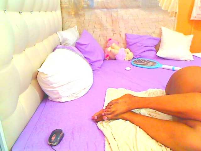 HOTLILLIE's BongaCams show and profile