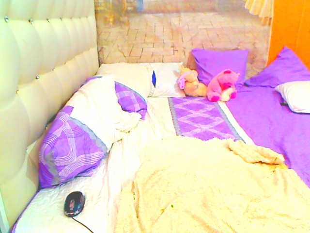 HOTLILLIE's BongaCams show and profile