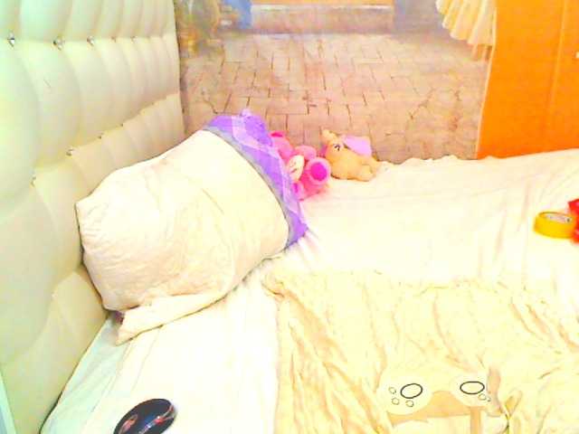 HOTLILLIE's BongaCams show and profile