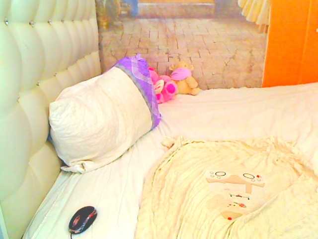 HOTLILLIE's BongaCams show and profile