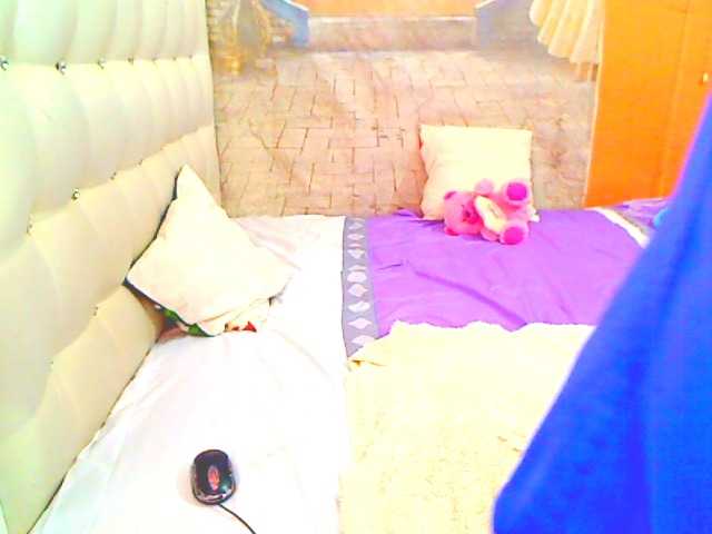 HOTLILLIE's BongaCams show and profile