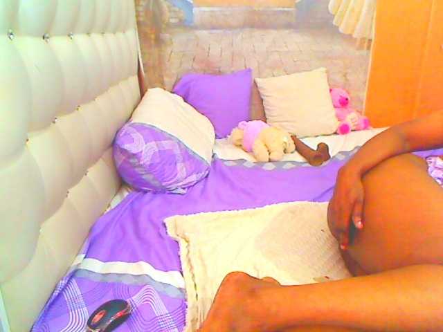 HOTLILLIE's BongaCams show and profile