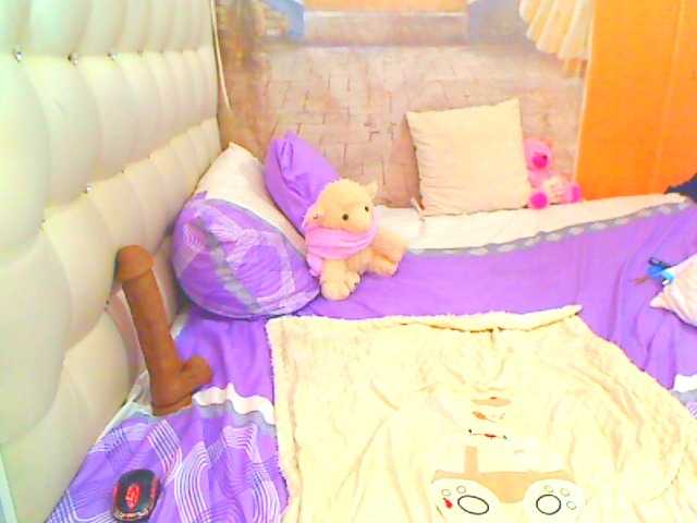 HOTLILLIE's BongaCams show and profile