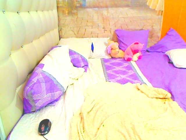 HOTLILLIE's BongaCams show and profile