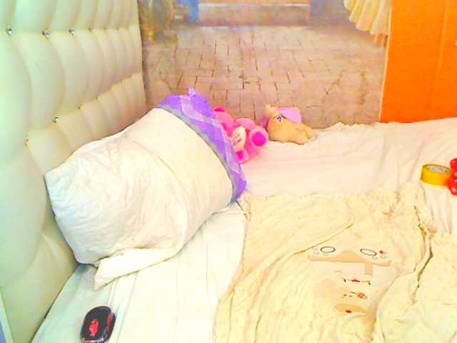 HOTLILLIE's BongaCams show and profile