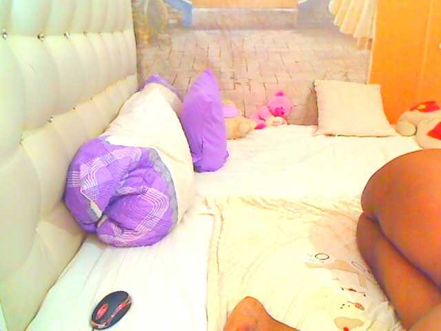 HOTLILLIE's BongaCams show and profile