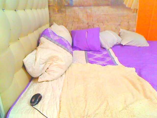 HOTLILLIE's BongaCams show and profile