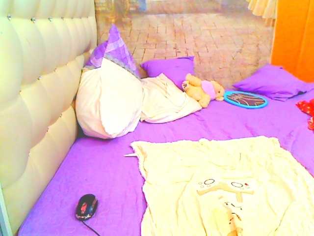 HOTLILLIE's BongaCams show and profile