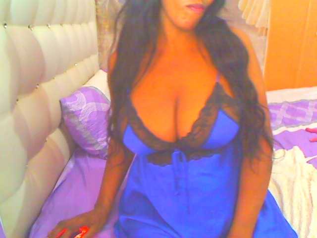 HOTLILLIE's BongaCams show and profile