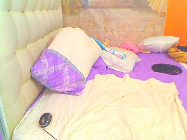 HOTLILLIE's BongaCams show and profile