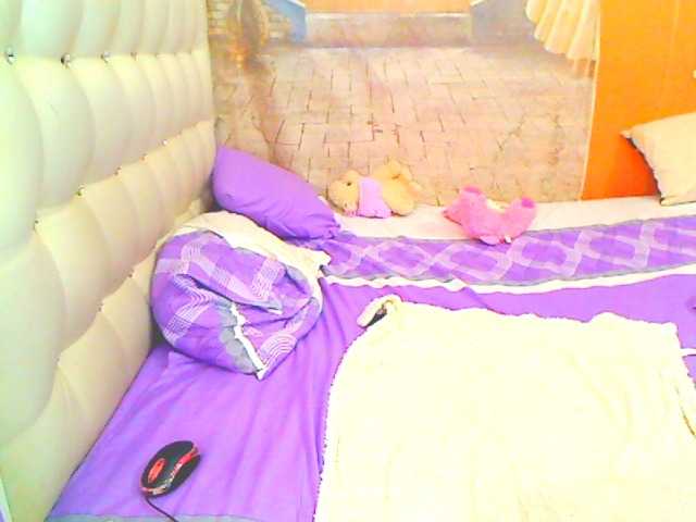 HOTLILLIE's BongaCams show and profile