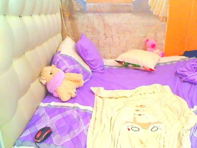 HOTLILLIE's BongaCams show and profile