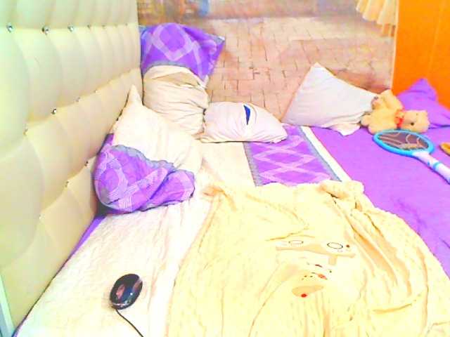 HOTLILLIE's BongaCams show and profile