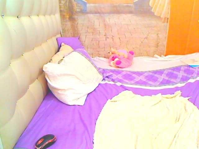 HOTLILLIE's BongaCams show and profile