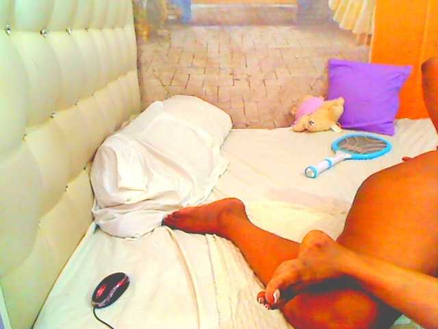 HOTLILLIE's BongaCams show and profile