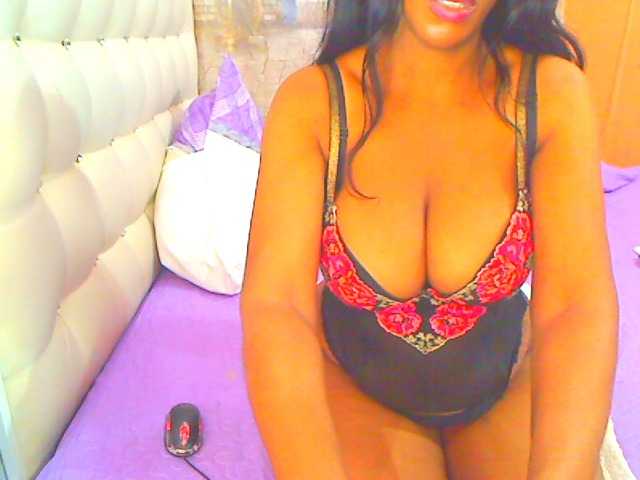 HOTLILLIE's BongaCams show and profile